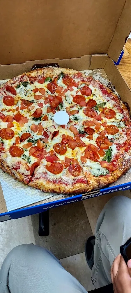 Pepperoni Pizza w Tomato and Spinach